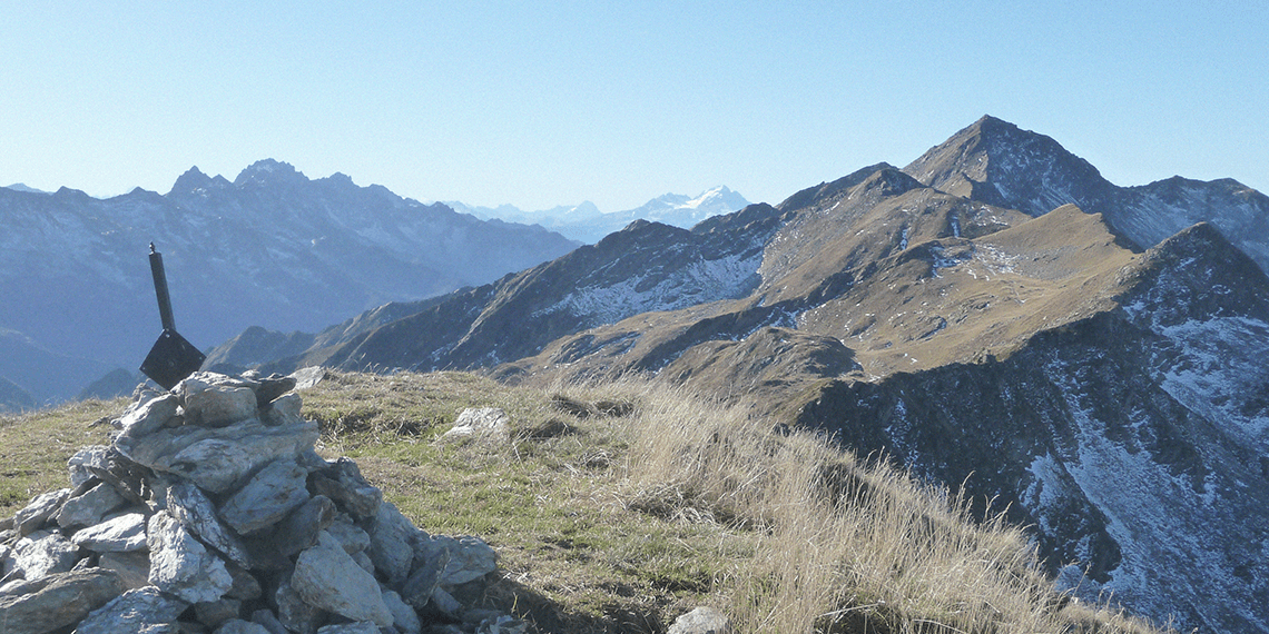 Panorama des Alpes du Nord durant un bivouac